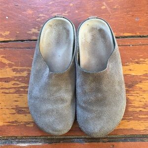 The Row Hudson mules